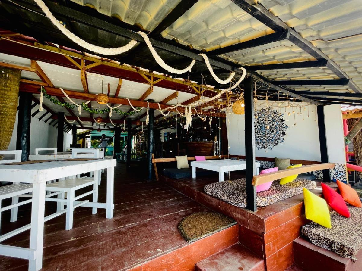 Miracles Beach Galle Esterno foto